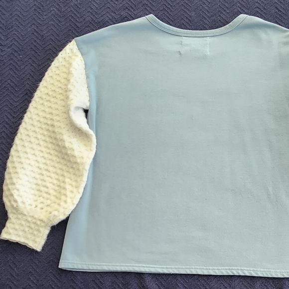 Cupio Light Blue Top with Cream Textured Sleeves - Picture 3 of 4